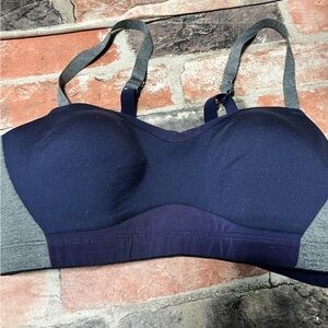 Brooks fine form sports bra 36C/D‎